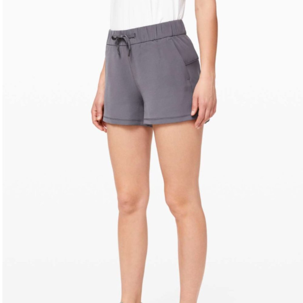 Lululemon On The Fly Short *Woven *2.5"